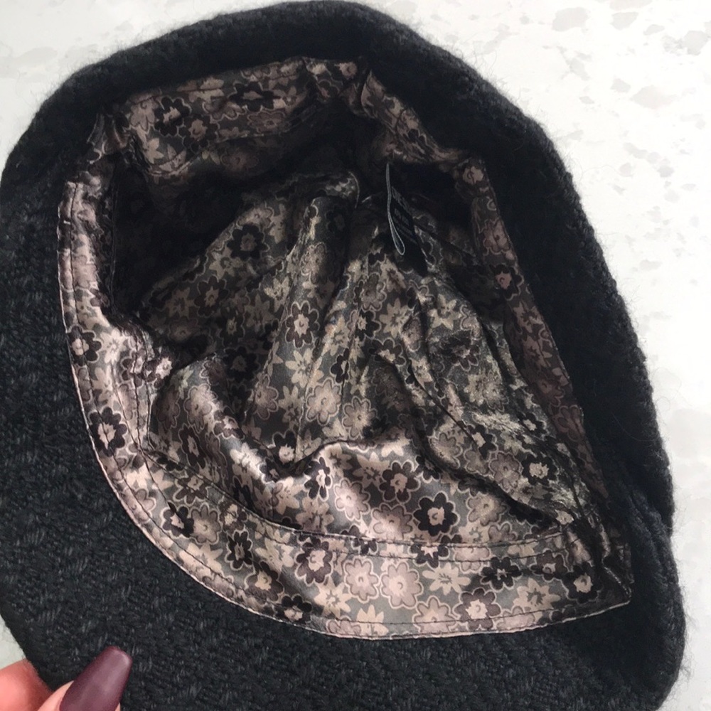 Tweed hat - Picture 2 of 3